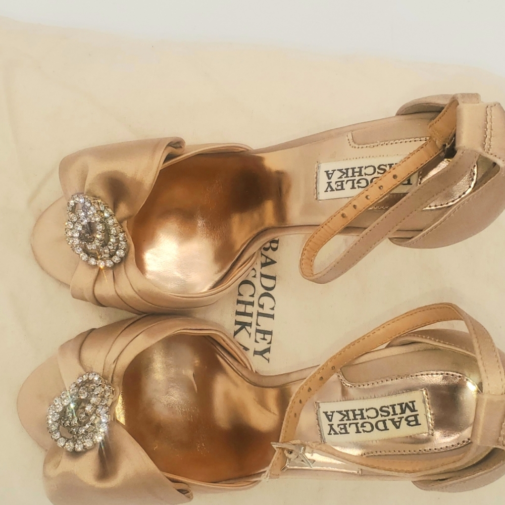 Badgley Mischka Gold/Cream heels